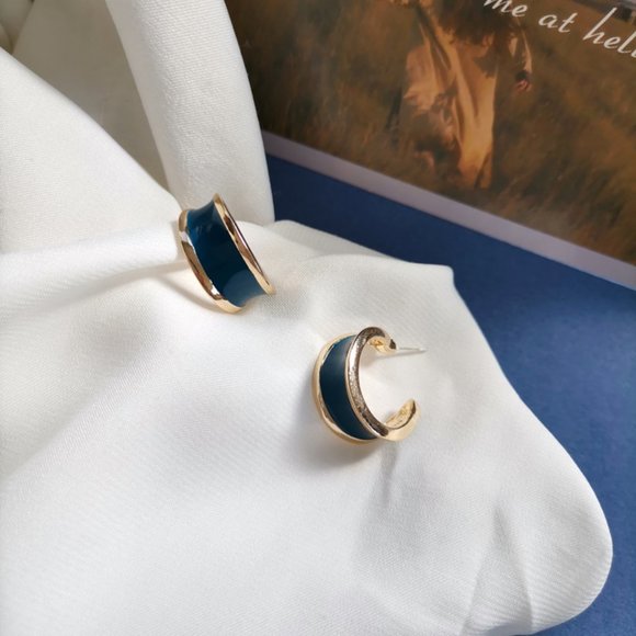 💙Blue Enamel Hoops Earrings - Picture 7 of 15